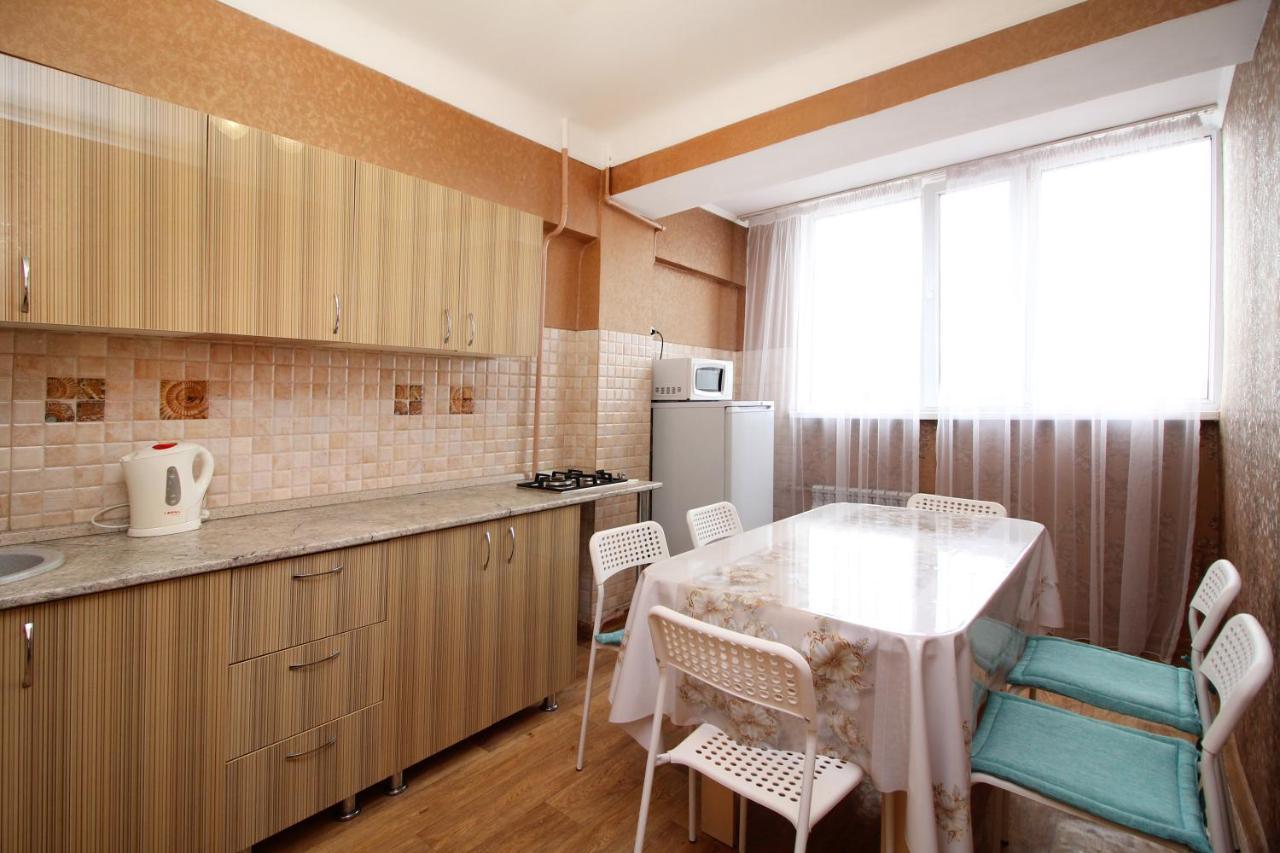 Spacious Central Apartment Almaty Extérieur photo